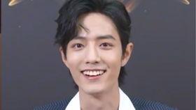 今日头条肖战新闻,聚焦艺人成长与公益行动