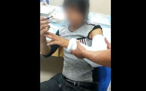 马奶奶吃瓜的视频,趣味横生的乡村生活瞬间