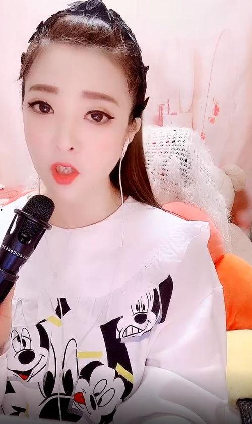 好看网红小姐姐唱歌图片,美声瞬间点燃你的视觉与听觉盛宴