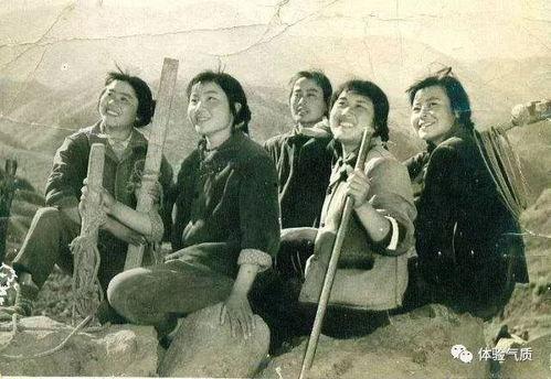 知青女配吃瓜,一场别开生面的吃瓜盛宴